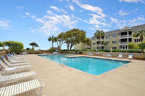 Photo 14 - 103 D Port O Call by Avantstay Close to Beach Community Pool