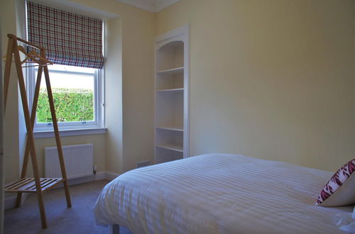 Photo 3 - Fantastic 2 Bedroom, Spacious and Great Location