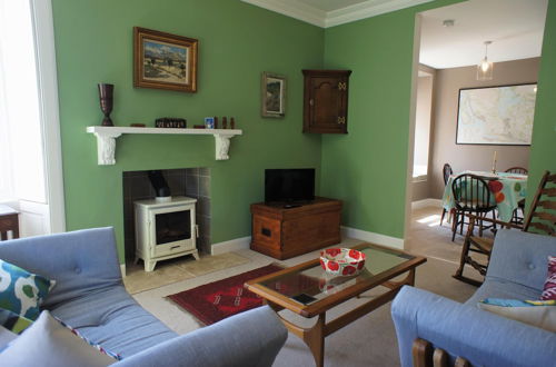 Photo 9 - Fantastic 2 Bedroom, Spacious and Great Location