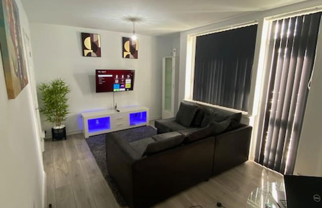 Chic City Retreat Immaculate 2 Bed Oasis in London - Foto 14