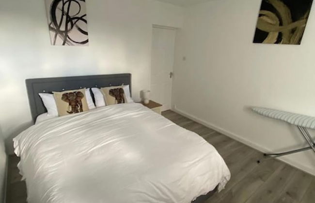 Chic City Retreat Immaculate 2 Bed Oasis in London - Foto 3