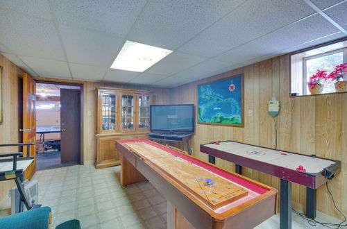 Foto 34 - Big Bear Lake House w/ Fire Pit & Game Room