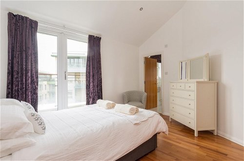 Photo 31 - 403 Outstanding Penthouse in Vibrant Leith With Secure Parking
