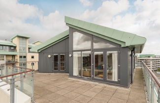 Foto 2 - 403 Outstanding Penthouse in Vibrant Leith With Secure Parking