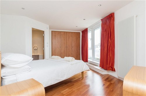 Foto 29 - 403 Outstanding Penthouse in Vibrant Leith With Secure Parking