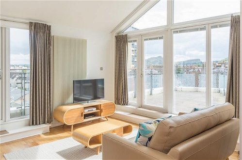 Foto 32 - 403 Outstanding Penthouse in Vibrant Leith With Secure Parking