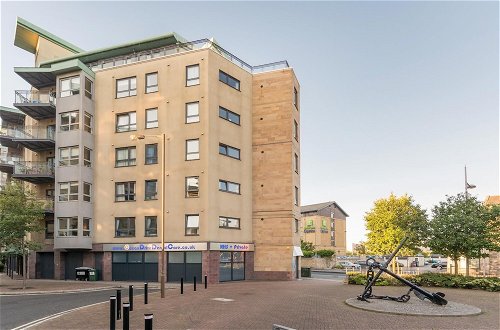 Photo 40 - 403 Outstanding Penthouse in Vibrant Leith With Secure Parking
