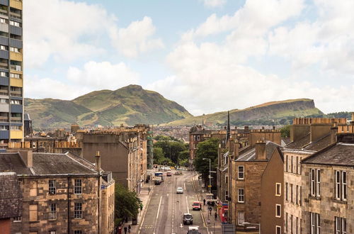 Photo 10 - 403 Outstanding Penthouse in Vibrant Leith With Secure Parking