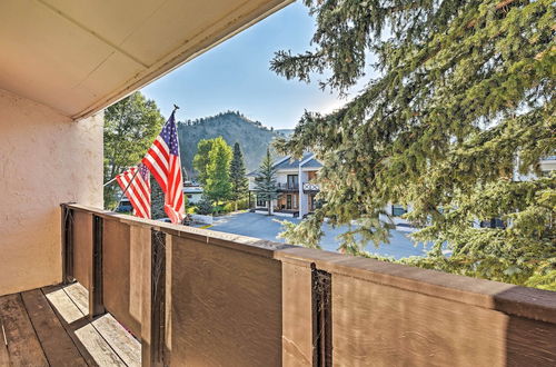 Photo 2 - Red River Townhome With Balcony & Mtn Views