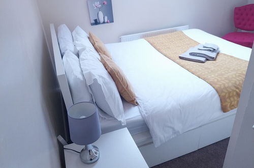 Photo 3 - Leeds Cute 1 bed Apt, Garden, Free Wifi & Parking