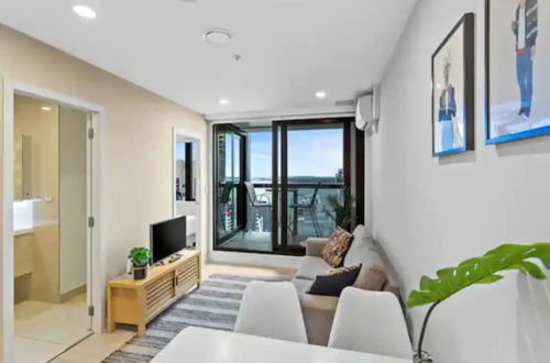 Photo 6 - Stunning Apartment Amazing View Near Sky Tower