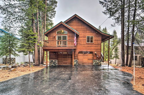 Foto 1 - Luxe Truckee Cabin w/ Golf Course View & Deck