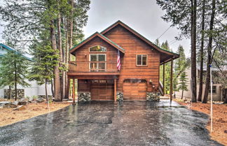 Foto 1 - Luxe Truckee Cabin w/ Golf Course View & Deck