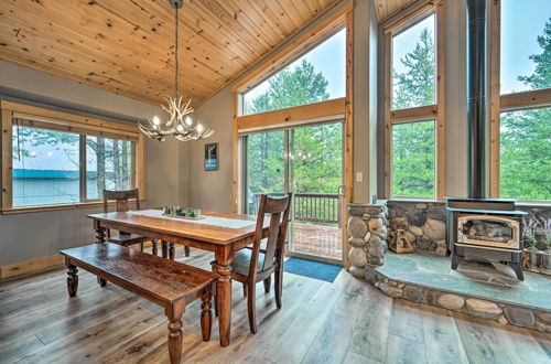 Photo 18 - Luxe Truckee Cabin w/ Golf Course View & Deck