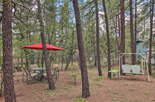 Photo 17 - Spacious Family Cabin ~ 10 Mi to Show Low