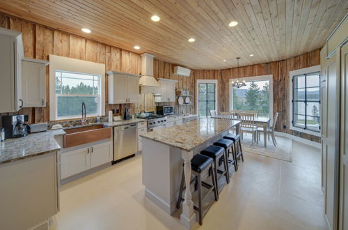 Foto 11 - Spacious Loon Lake Retreat: Dock + Mtn Views