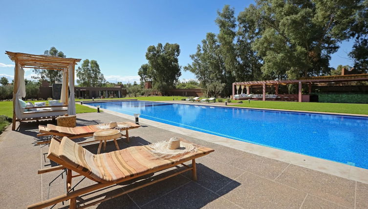 Foto 1 - Superb Estate Private Pool, Tennis Court, Sauna, Hammam - by Feelluxuryhlidays