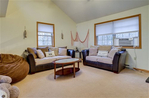 Foto 42 - Cozy Big Bass Lake Home With Hot Tub & Game Room