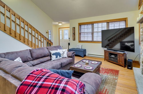 Photo 12 - Cozy Big Bass Lake Home With Hot Tub & Game Room