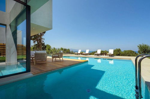 Foto 40 - Sea View 4 Bedroom Villa With a Heated Pool