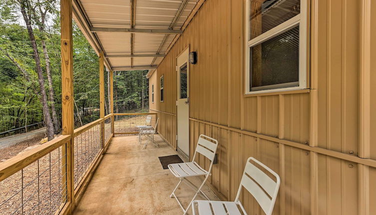 Foto 1 - Tallassee Cabin w/ Forest Views Near Creek