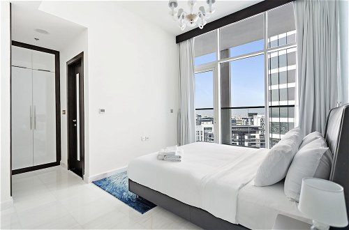 Photo 3 - WelHome - Opulent Retreat With Panoramic Cityscape Views