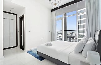 Photo 3 - WelHome - Opulent Retreat With Panoramic Cityscape Views