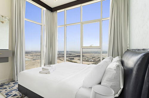 Photo 10 - WelHome - Opulent Retreat With Panoramic Cityscape Views