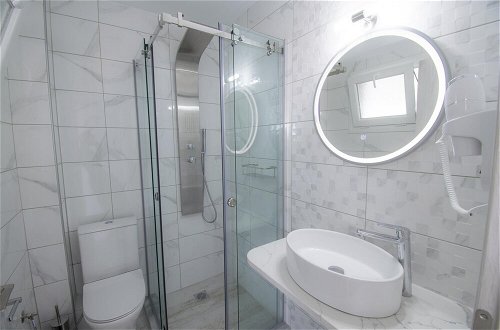 Photo 12 - Nikiti Central Suites 2 by Travel Pro Services