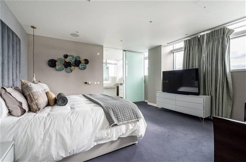 Foto 9 - Stunning 4-bed Duplex Penthouse in London