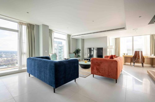 Foto 21 - Stunning 4-bed Duplex Penthouse in London