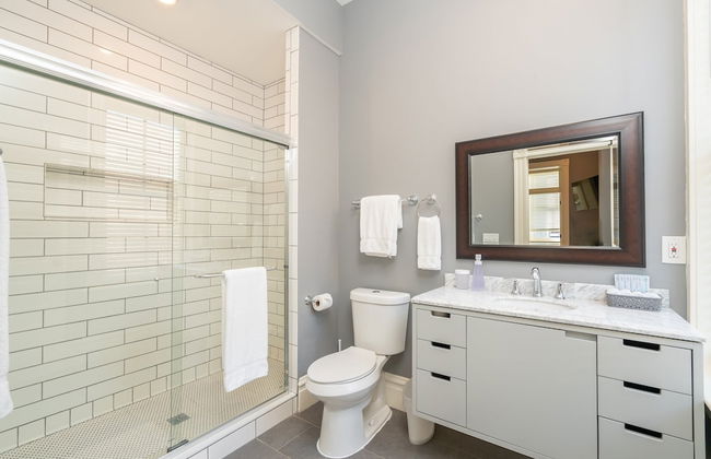 Parkside Comfort | JZ Vacation Rentals - Foto 14