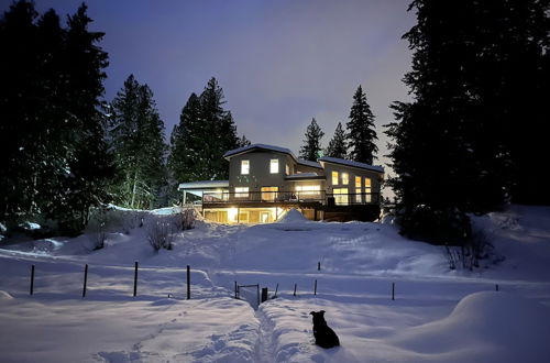 Photo 56 - Revelstoke Lakehouse by Revelstoke Vacations