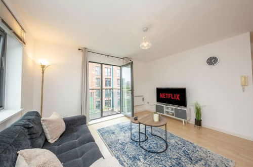 Foto 1 - Beautiful 1-bed Apartment in Salford