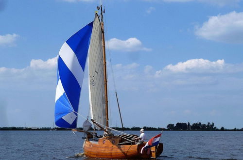 Photo 13 - Cozy Chalet Right on the Water in Friesland