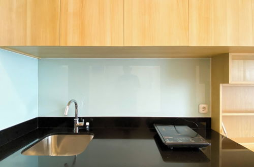 Photo 10 - Modern Design And Homey Studio Ciputra World 2 Apartment