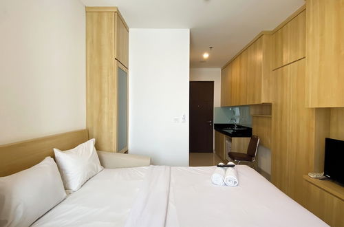 Foto 6 - Modern Design And Homey Studio Ciputra World 2 Apartment