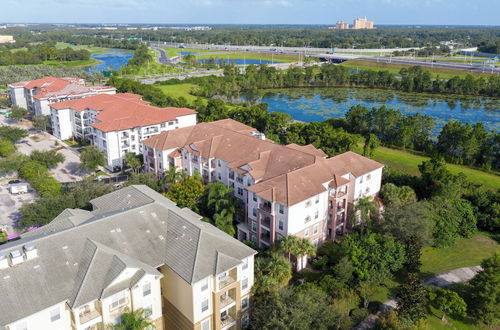 Photo 55 - Magnificent 2 Bedroom Apartment Vista Cay Resort 107