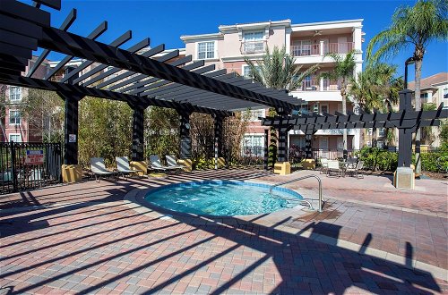 Photo 37 - Magnificent 2 Bedroom Apartment Vista Cay Resort 107