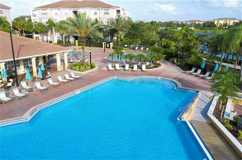 Photo 40 - Magnificent 2 Bedroom Apartment Vista Cay Resort 107