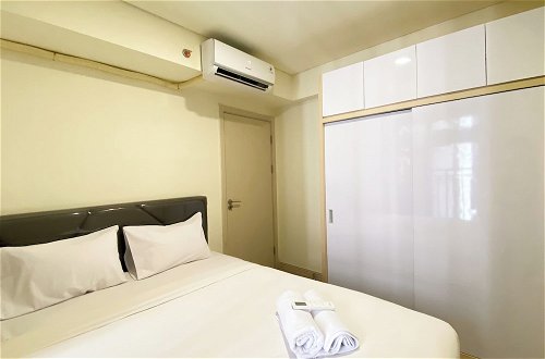 Photo 4 - Best Homey And Modern 2Br At Meikarta Apartment