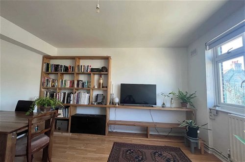 Photo 13 - Charming & Peaceful 1BD Flat - Clapham Junction