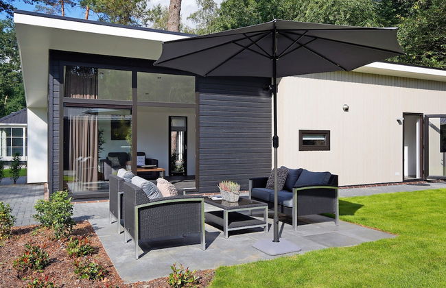 Modern Chalet With a Smart TV Near Forest - Foto 10