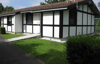 Foto 1 - Detached, Wooden Bungalow, in a Green Wooded Area