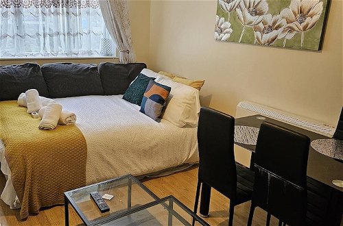 Photo 7 - Inviting 1-bed Apartment in London, Near Hotsput