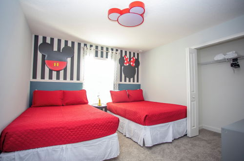 Foto 27 - Luxurious 5 Bedroom w Pool Close to Disney 9017 Championsgateresort