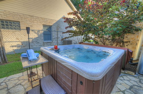 Foto 21 - New! Luxury Home Near Main St With 2 Hottubs&firepit