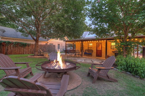 Photo 20 - Luxury&location! 1 Blk to Main St With Hottub&firepit