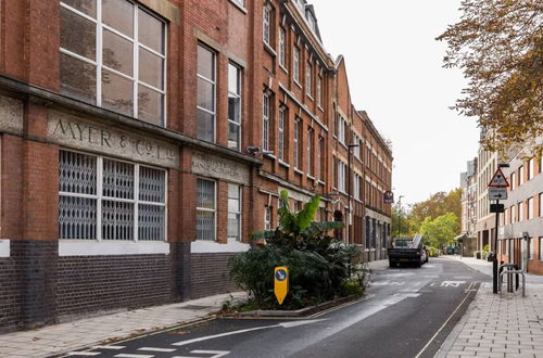 Photo 17 - Stunning 1-bed Apartment in London