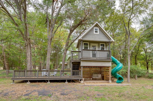 Photo 18 - Spacious Kemp Vacation Rental - Walk to Lake